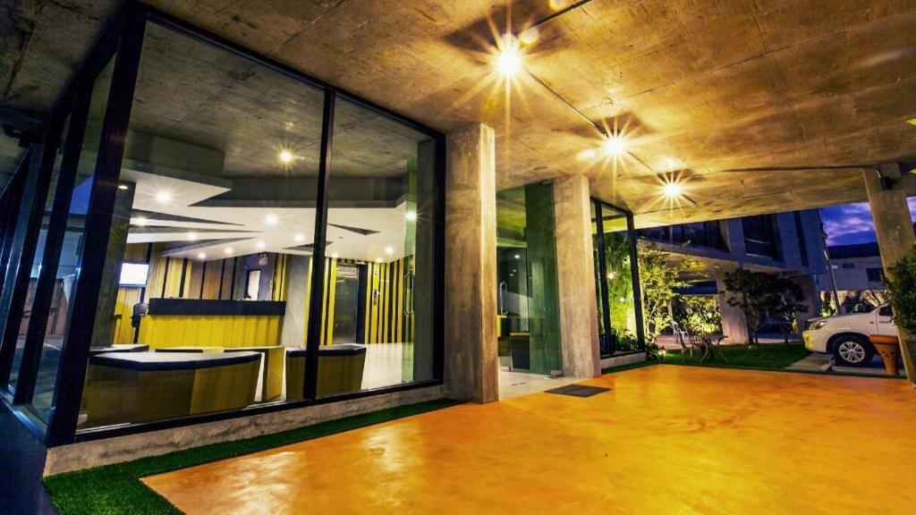 B2 Phuket Boutique & Budget Hotel Extérieur photo