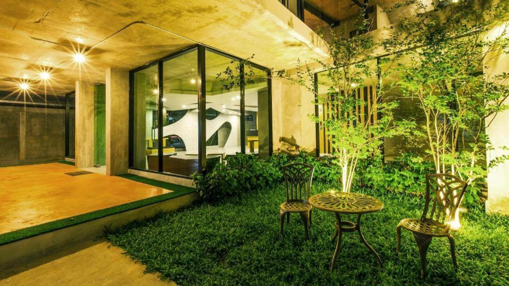 B2 Phuket Boutique & Budget Hotel Extérieur photo